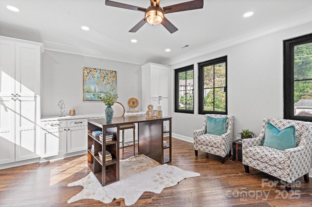 Dixie Manor - Residential