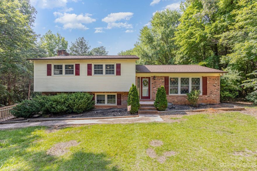 Well maintained tri-level home on nearly 1 acre. Featuring 4 bedrooms and 2.5 bathrooms. Large open kitchen with stainless steel appliances, marble counter tops with aluminum, mosaic, and subway back splash. Both full bathrooms have marble counter tops and back splash. Lower level has a very nice space for entertaining, plus another bedroom and half bath. Aluminum storage building will not convey. The Whirlpool refrigerator will convey. Frigidaire will not convey.