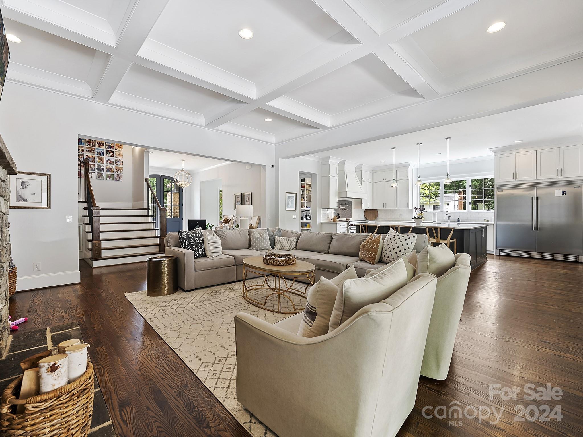 Mia Manor - Residential