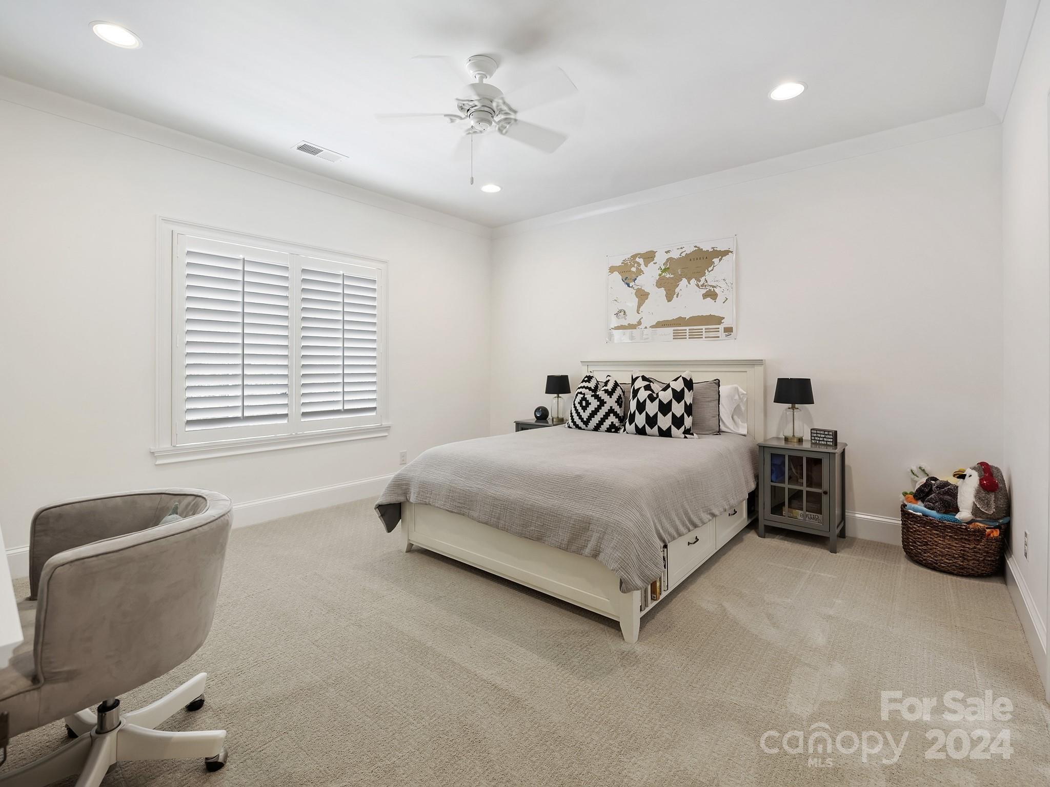 Mia Manor - Residential