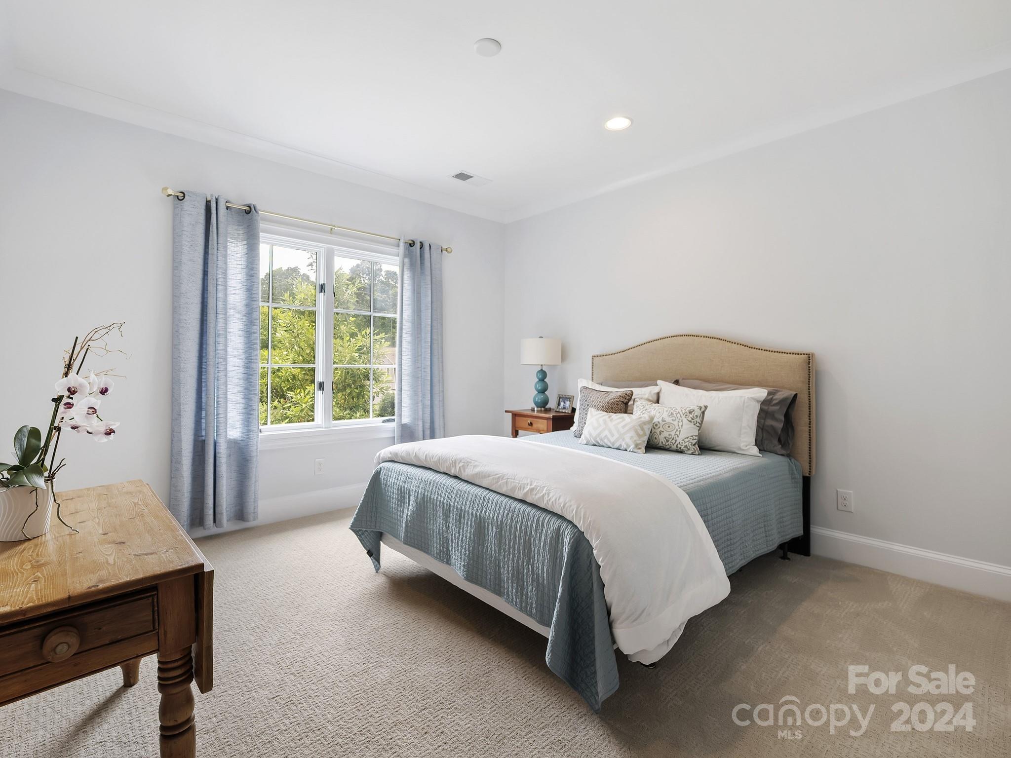 Mia Manor - Residential