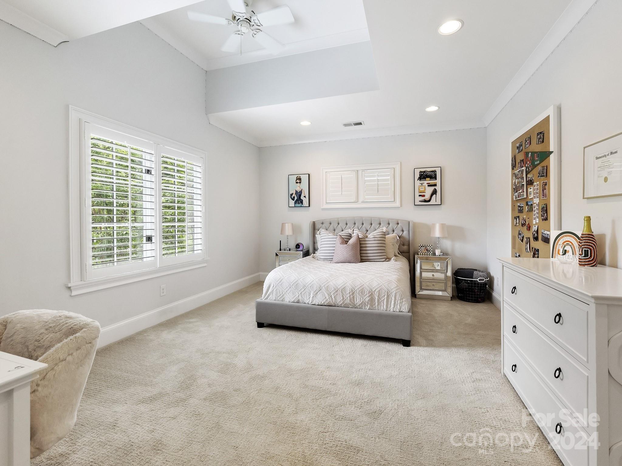 Mia Manor - Residential