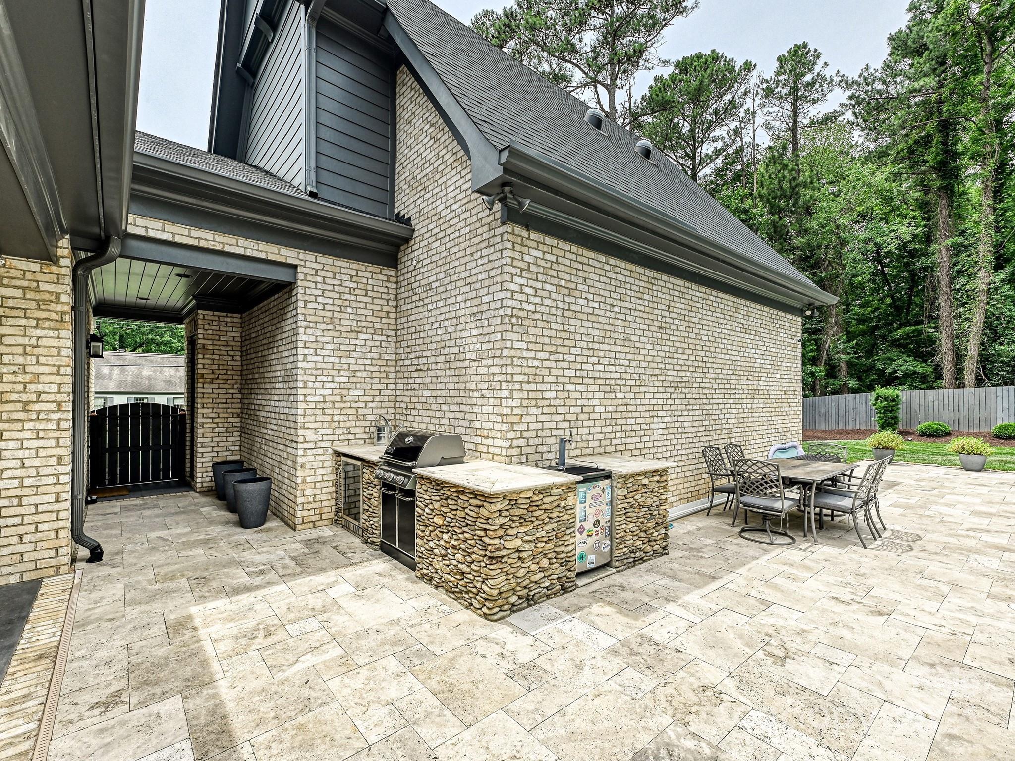 Mia Manor - Residential