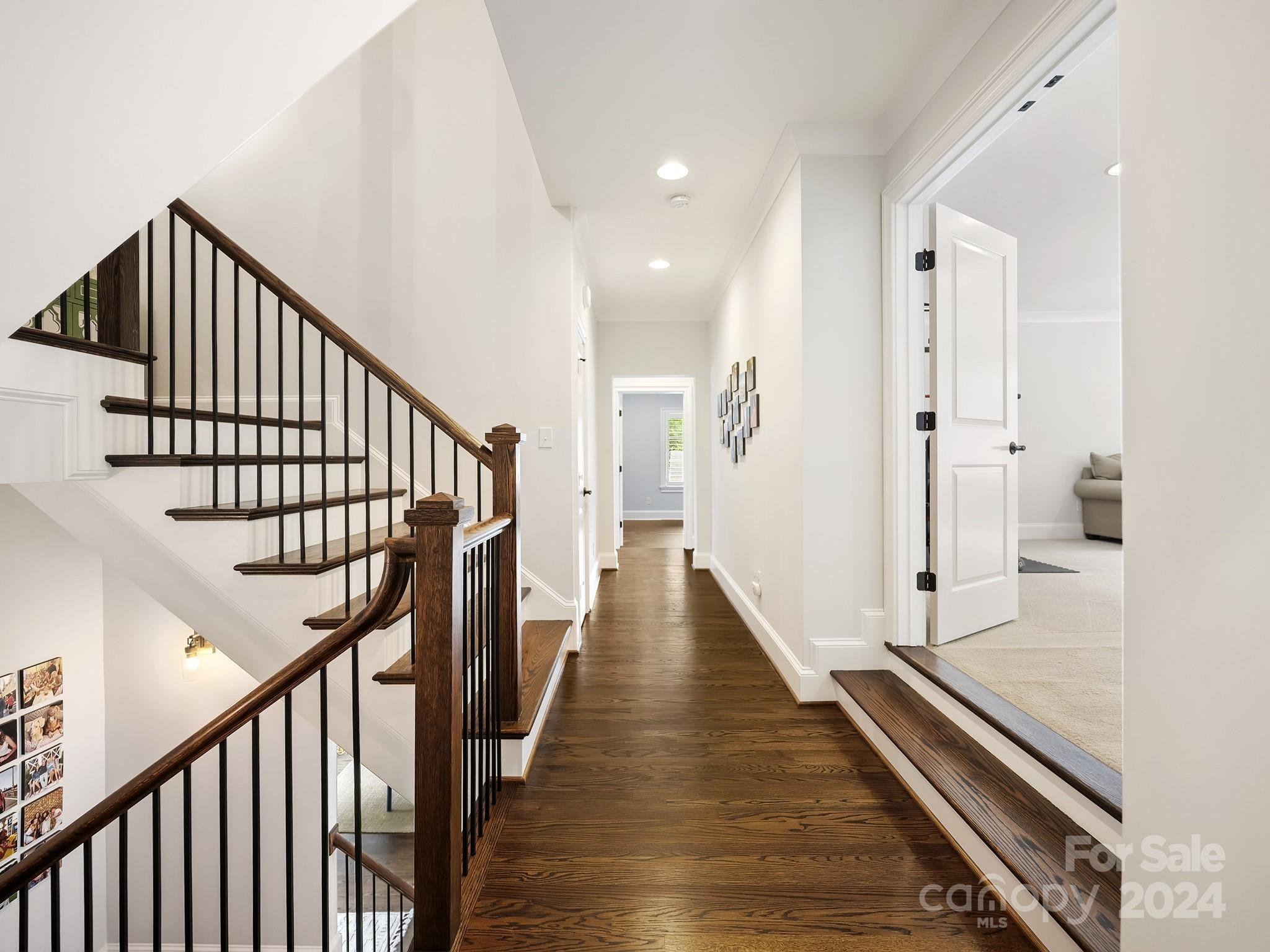 Mia Manor - Residential