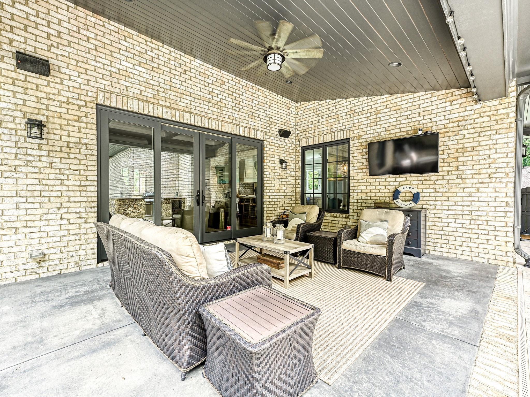 Mia Manor - Residential