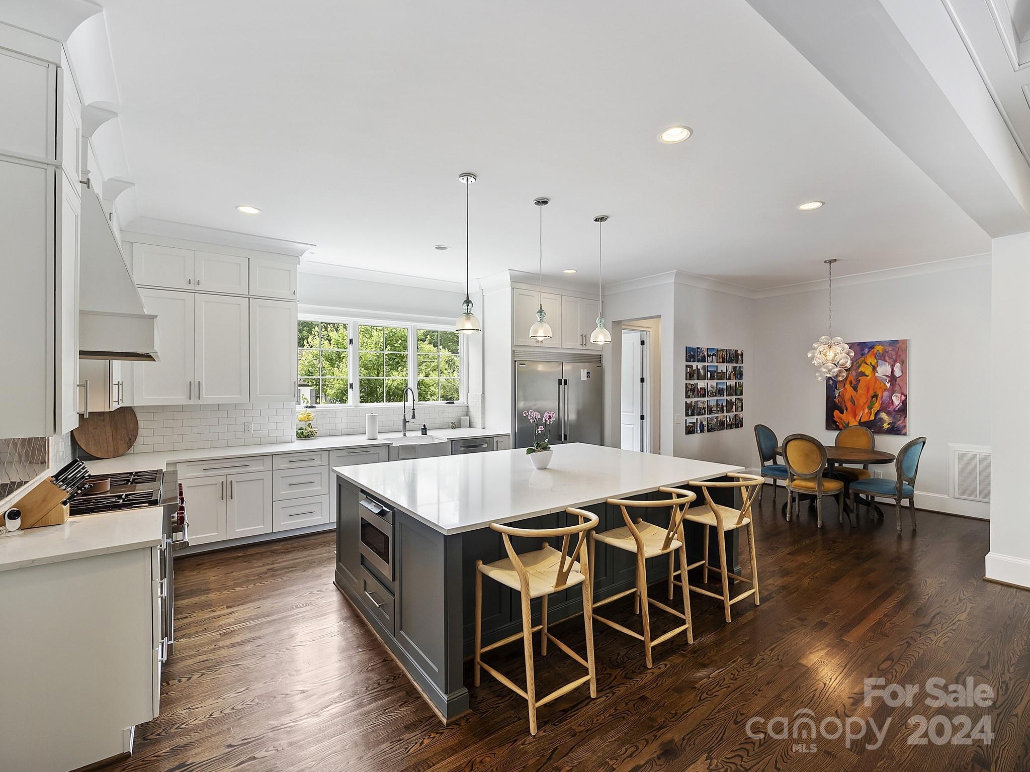 Mia Manor - Residential