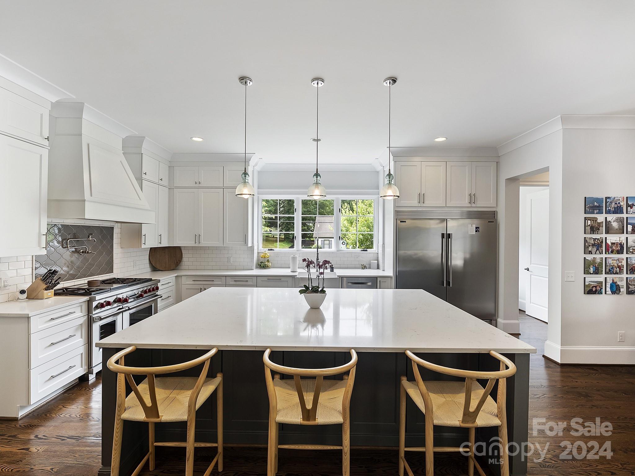 Mia Manor - Residential