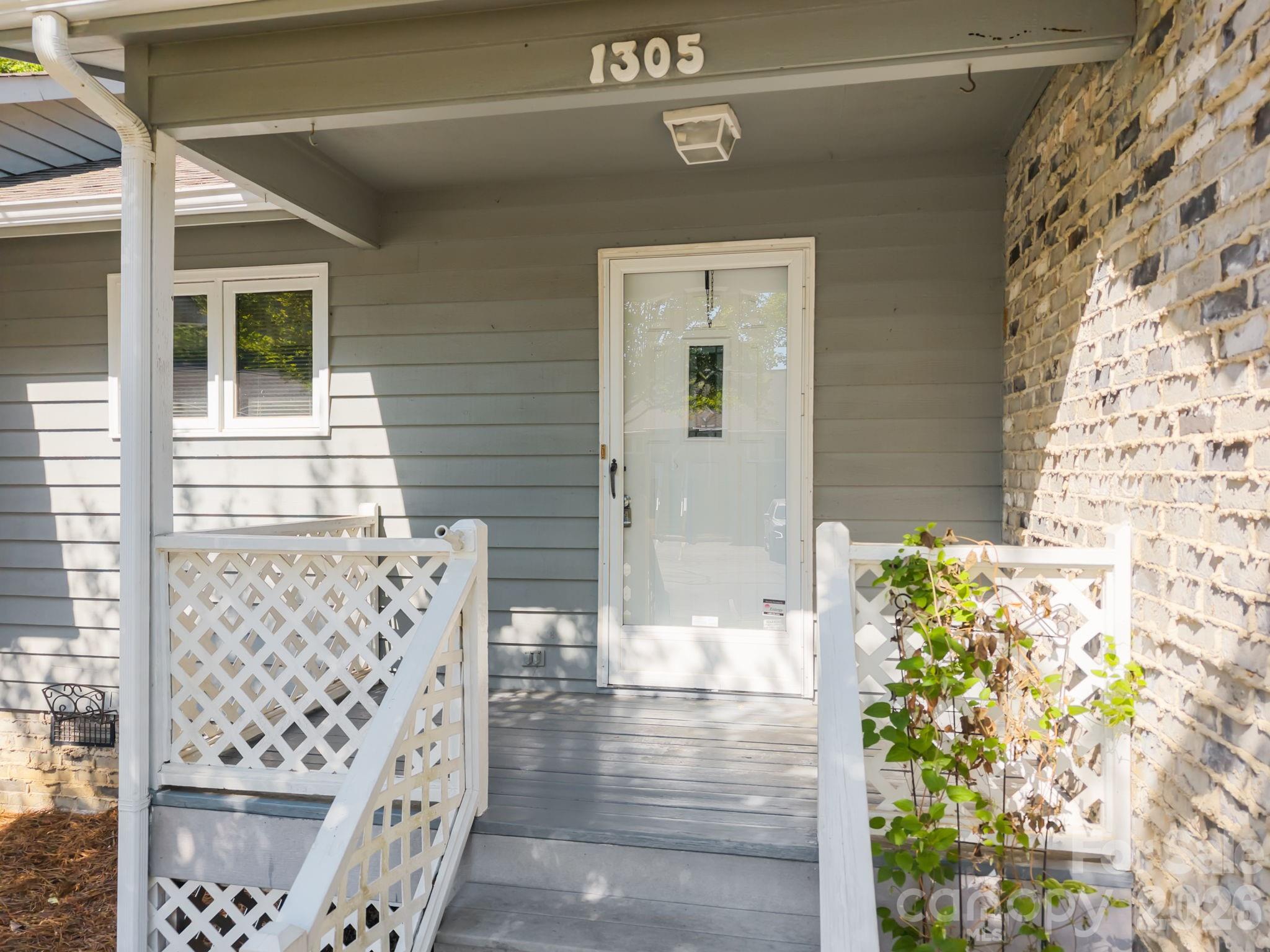 1305 Wellington Hills Circle