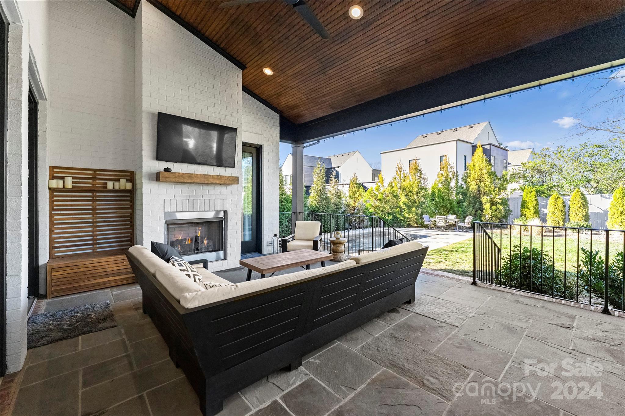 Mammoth Oaks - Residential