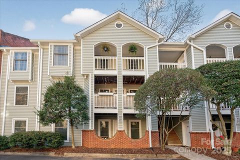 Photo of 430 Queens Road #311, Charlotte, NC 28207 (MLS # 4303126)