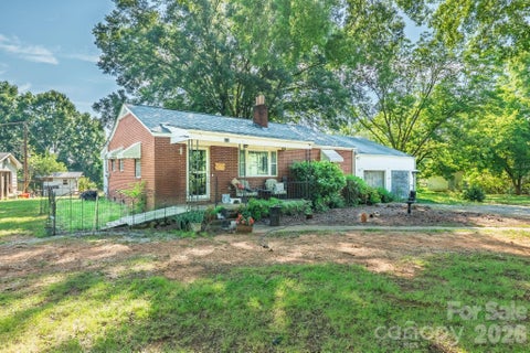 Photo of 655 Edmiston Road, Mt Ulla, NC 28125 (MLS # 4391413)
