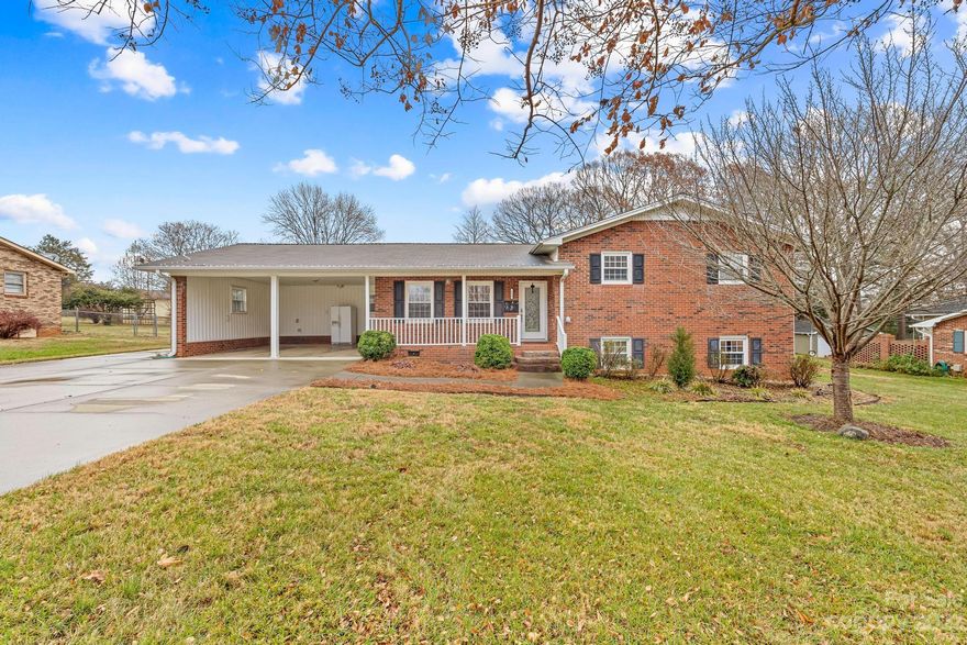 "Explore this split-level home on 0.44 acres, offering a mix of privacy and convenience. Enjoy downtime by your private pool. Customize freely without HOA restrictions. Live a lifestyle where peace meets ample living space – your ideal retreat is here!"