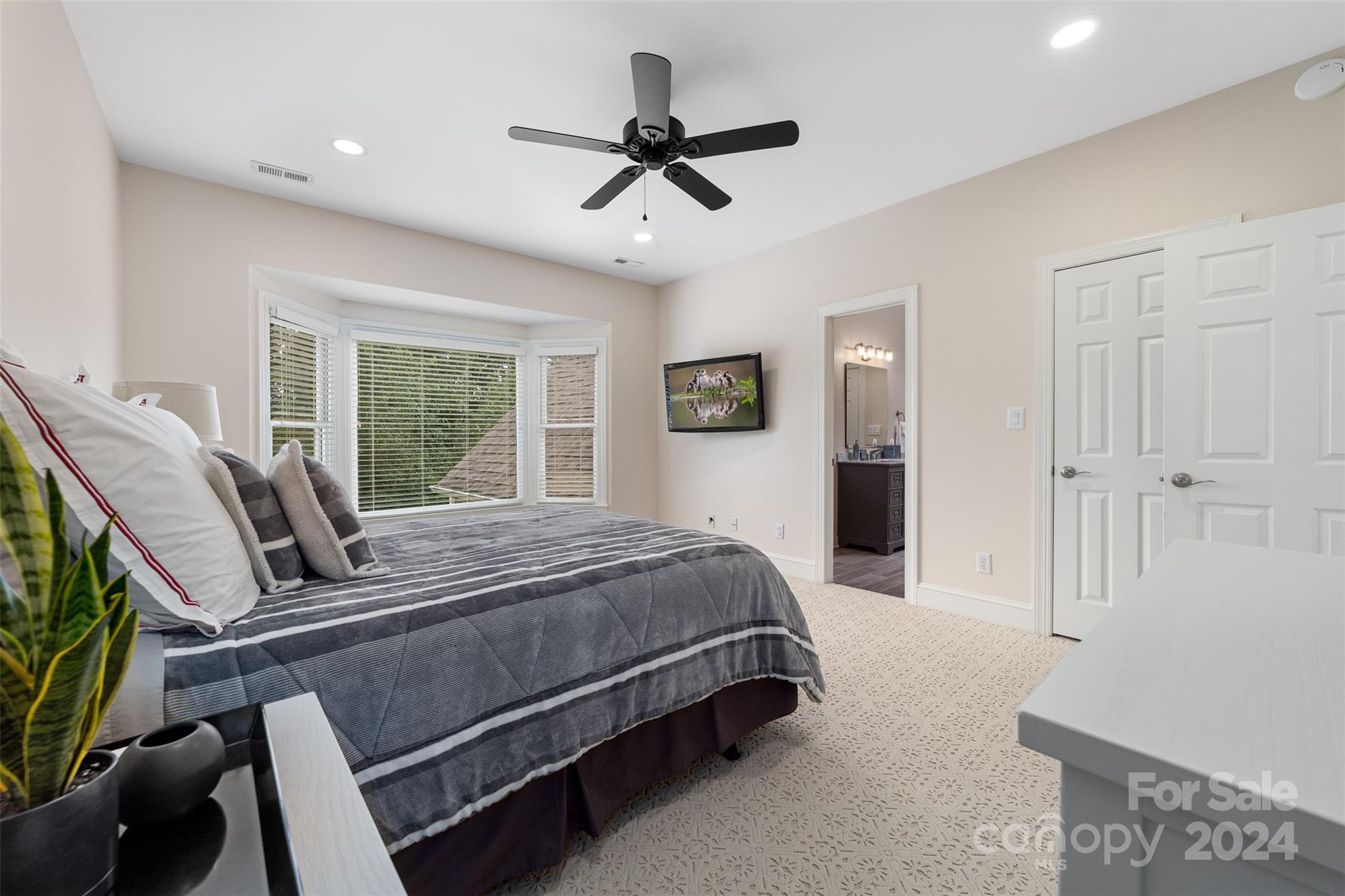 The Peninsula - Residential