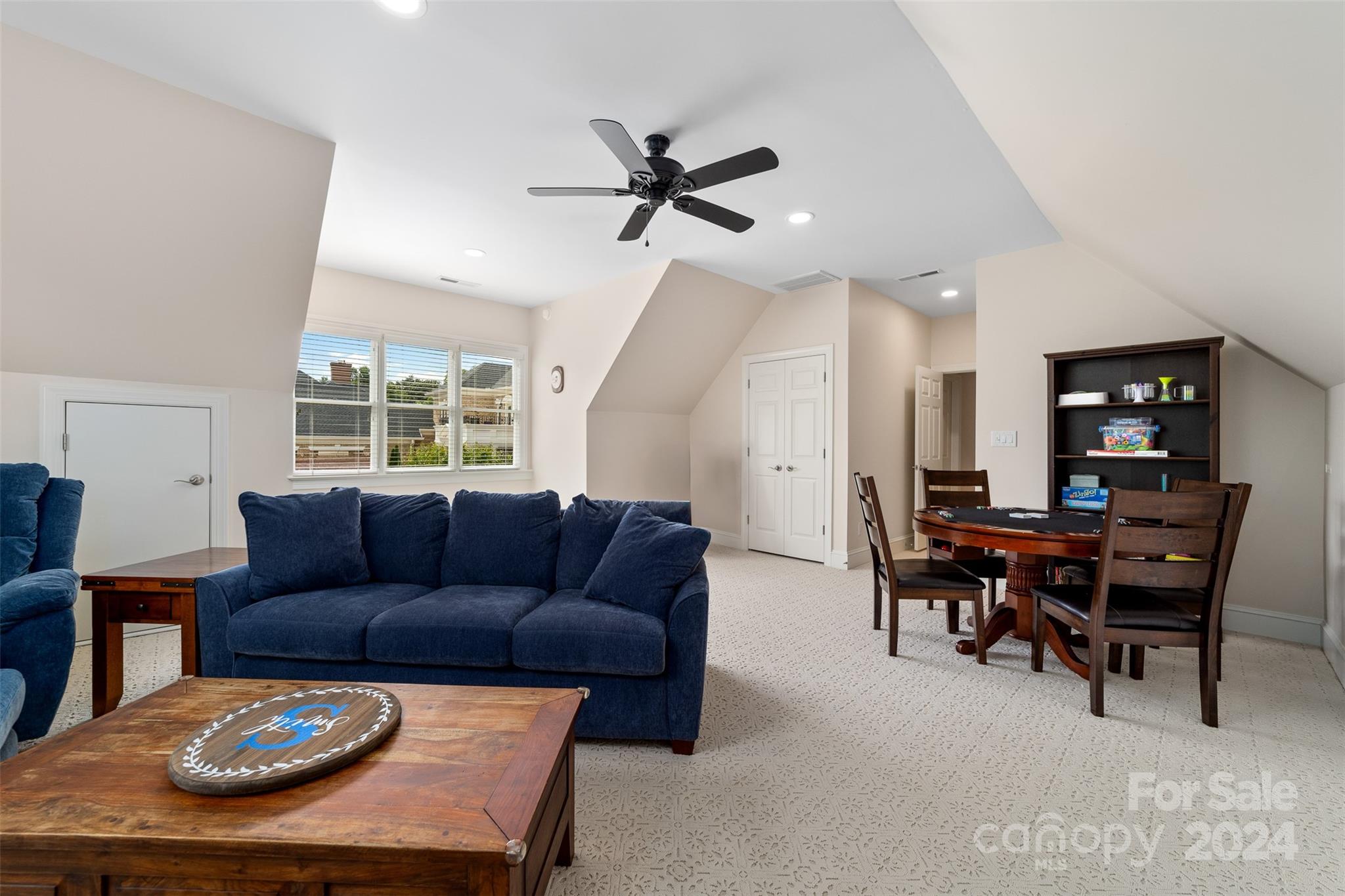 The Peninsula - Residential