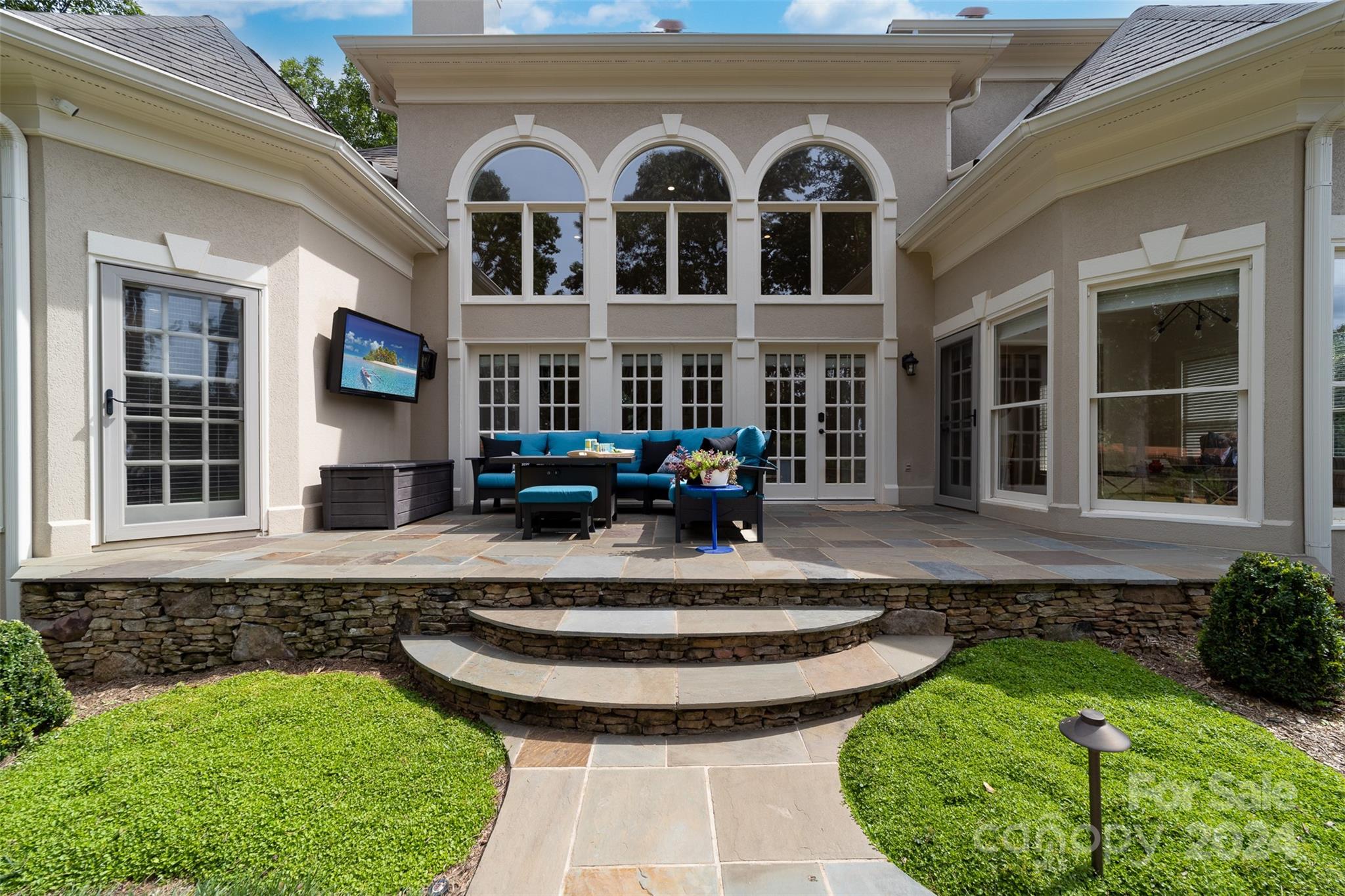 The Peninsula - Residential