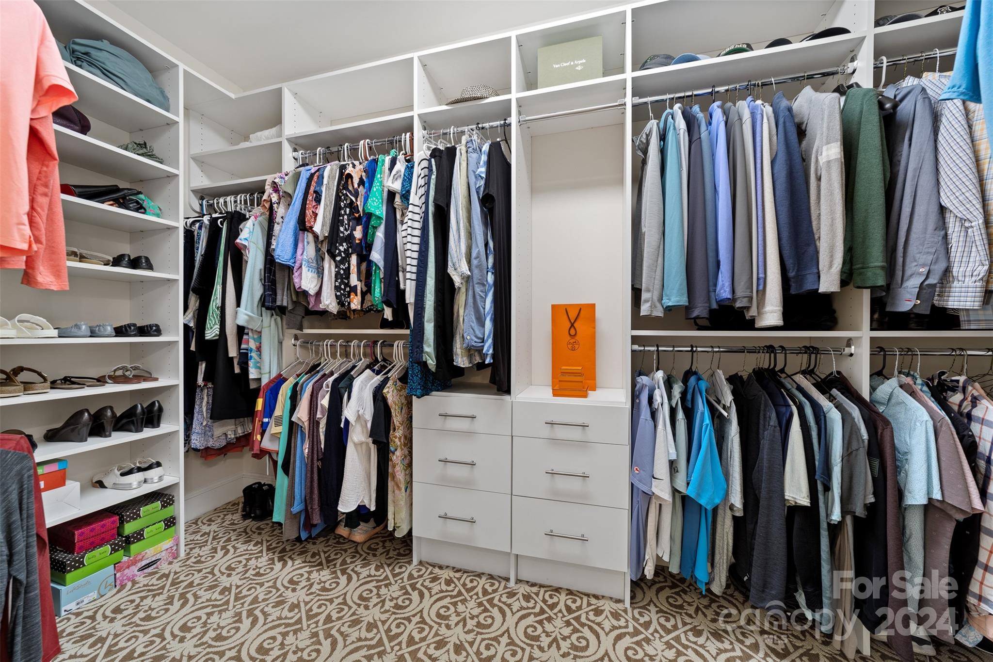 The Peninsula - Residential