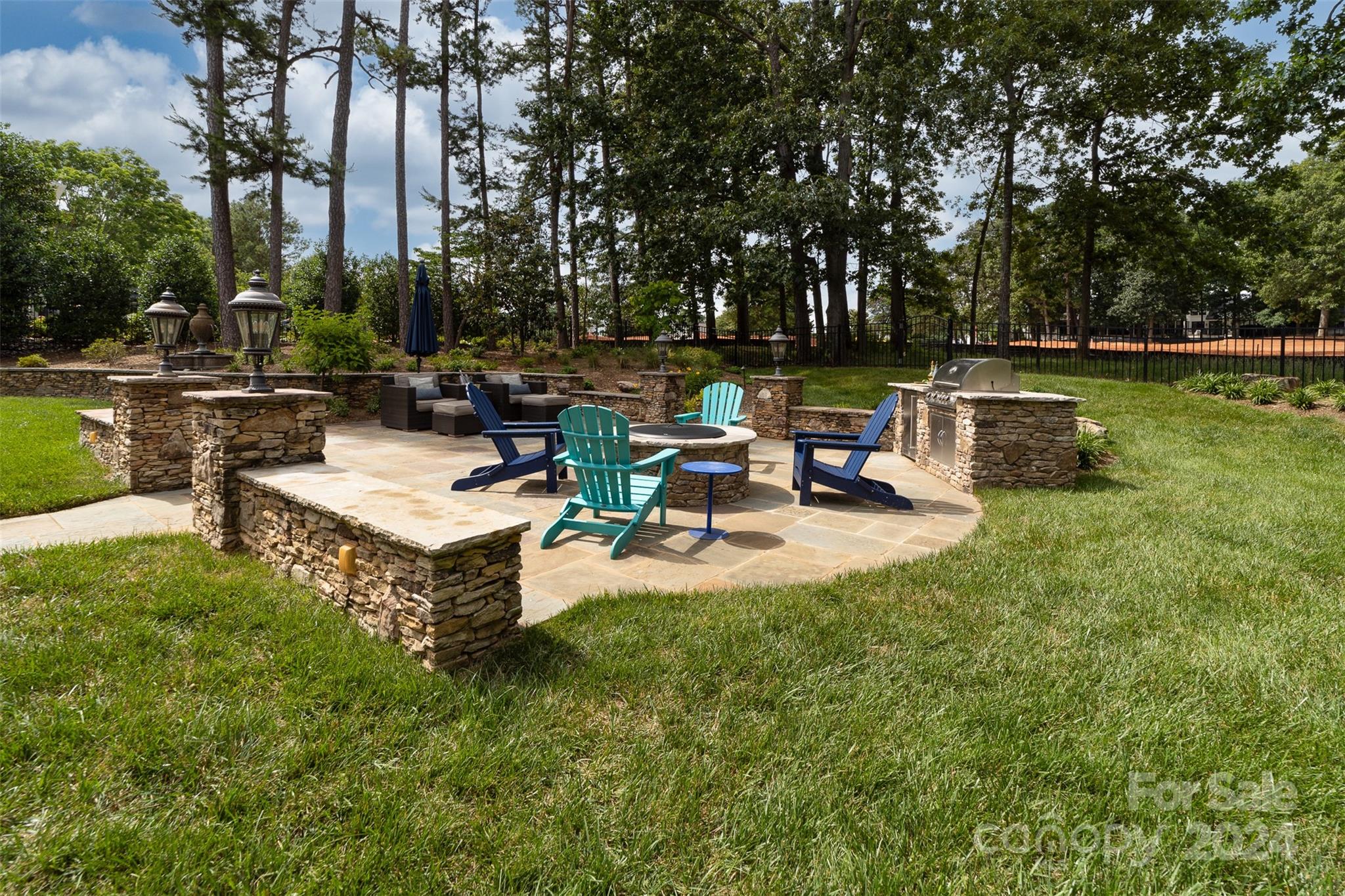 The Peninsula - Residential