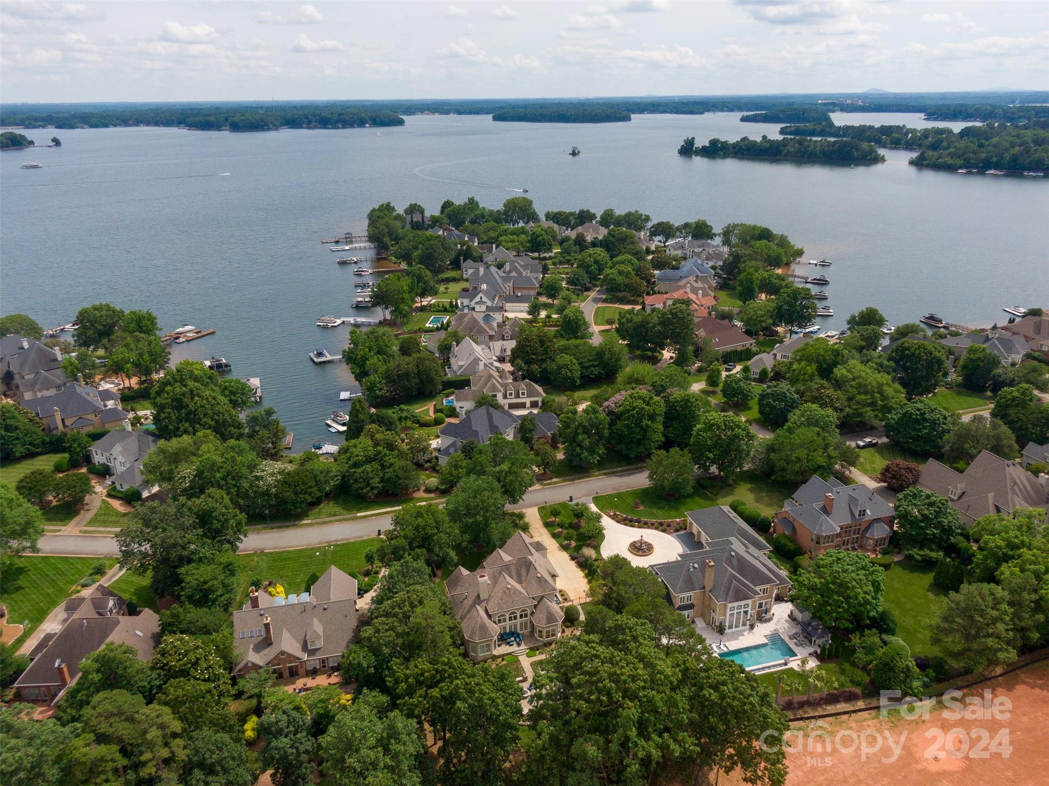 The Peninsula - Residential