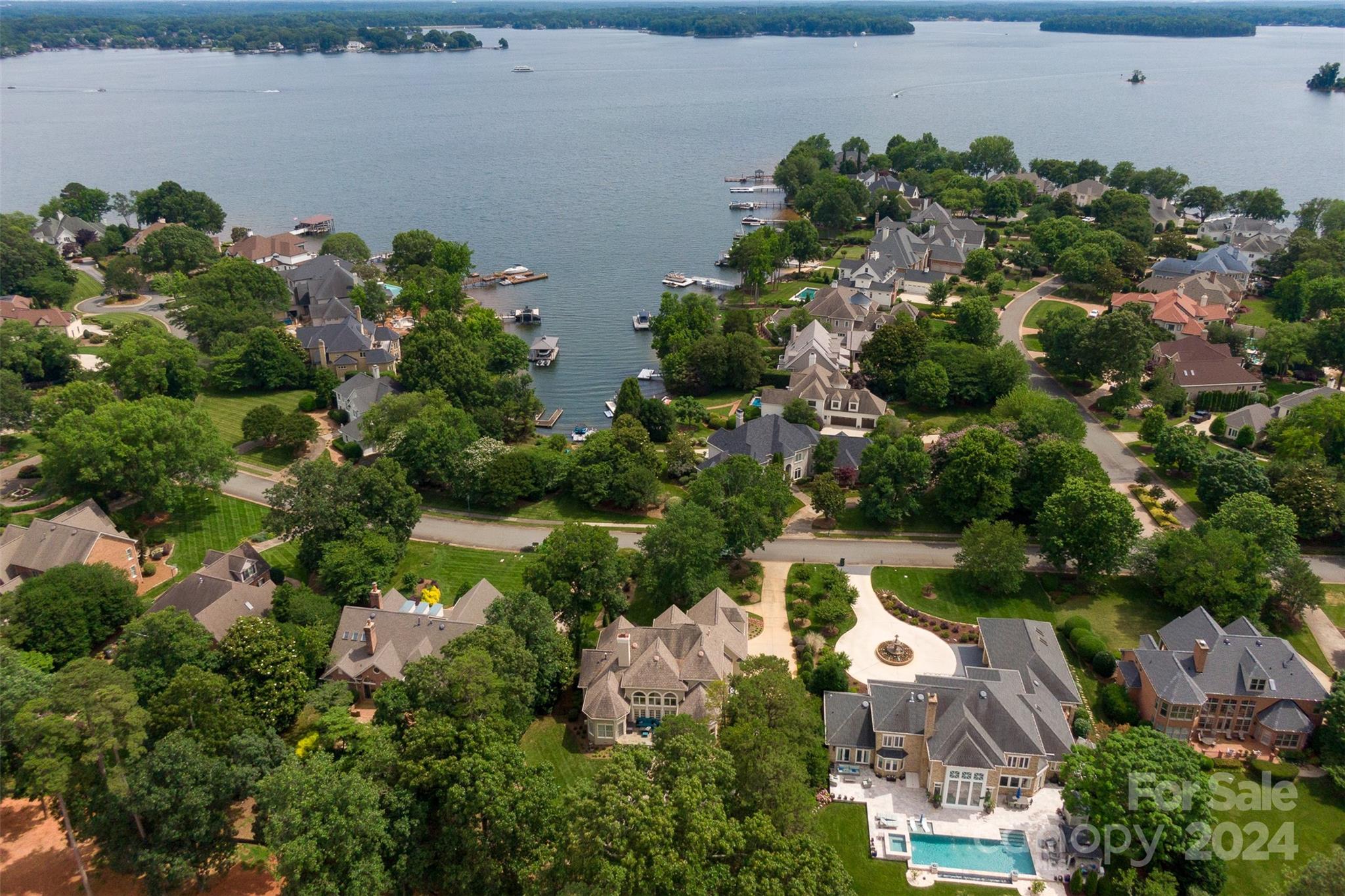 The Peninsula - Residential