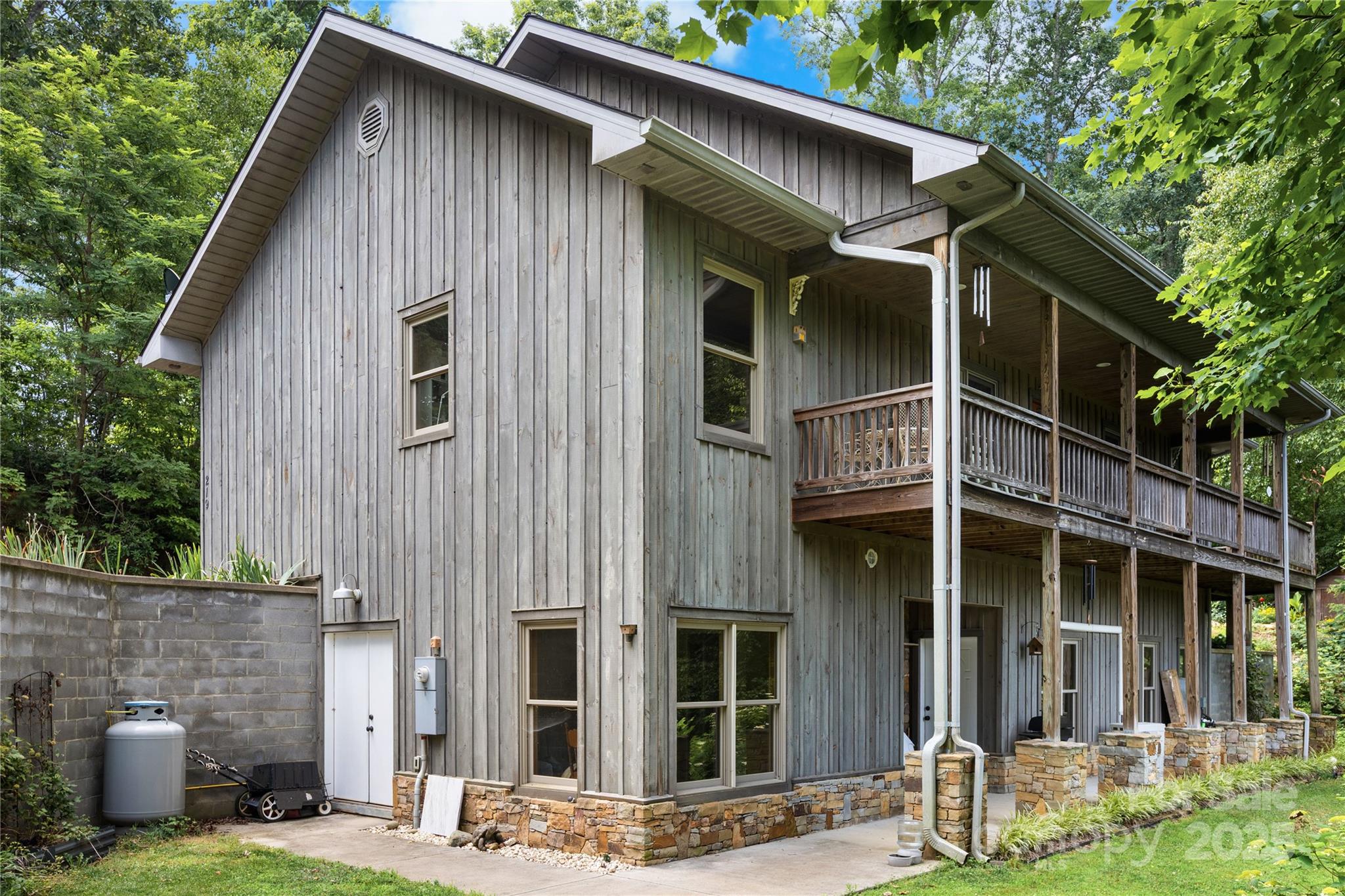 219 Sandalwood Drive