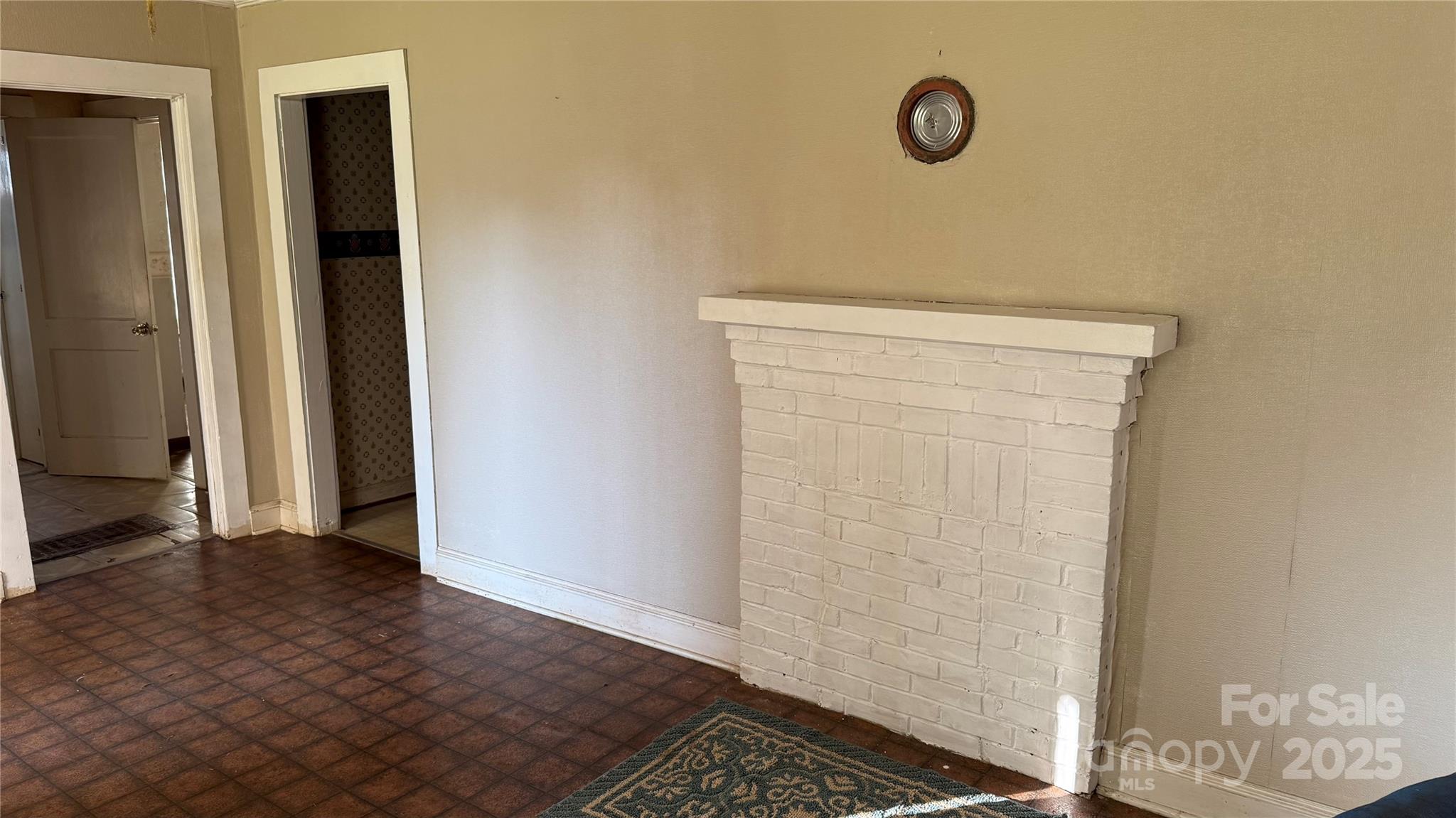 Morganton, North Carolina 28655, United States, 3 Bedrooms Bedrooms, ,1 BathroomBathrooms,Residential,Under Contract,210038