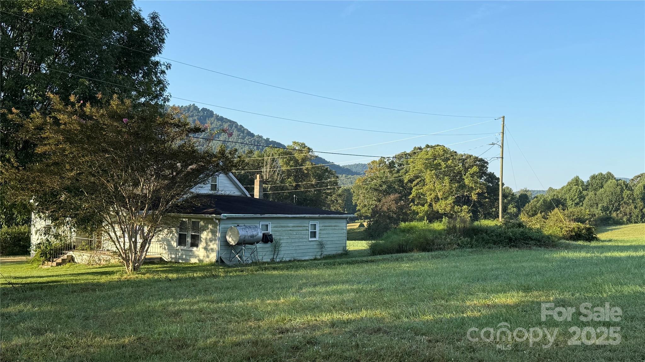 Morganton, North Carolina 28655, United States, 3 Bedrooms Bedrooms, ,1 BathroomBathrooms,Residential,Under Contract,210038