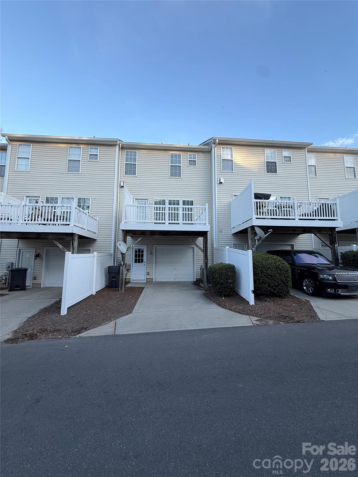 11712 Fiddlers Roof Lane