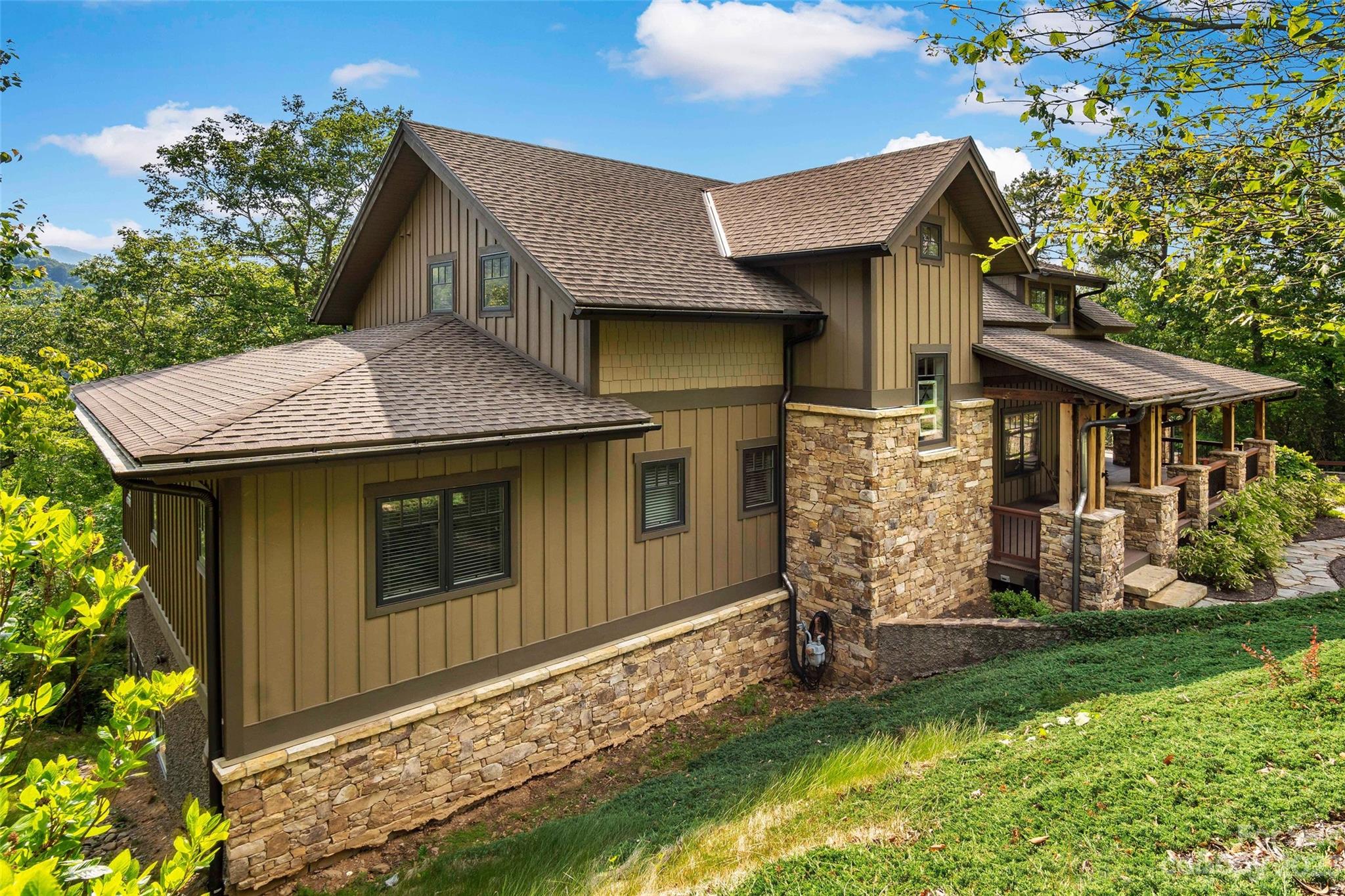 The Settings Of Black Mountain - Residential