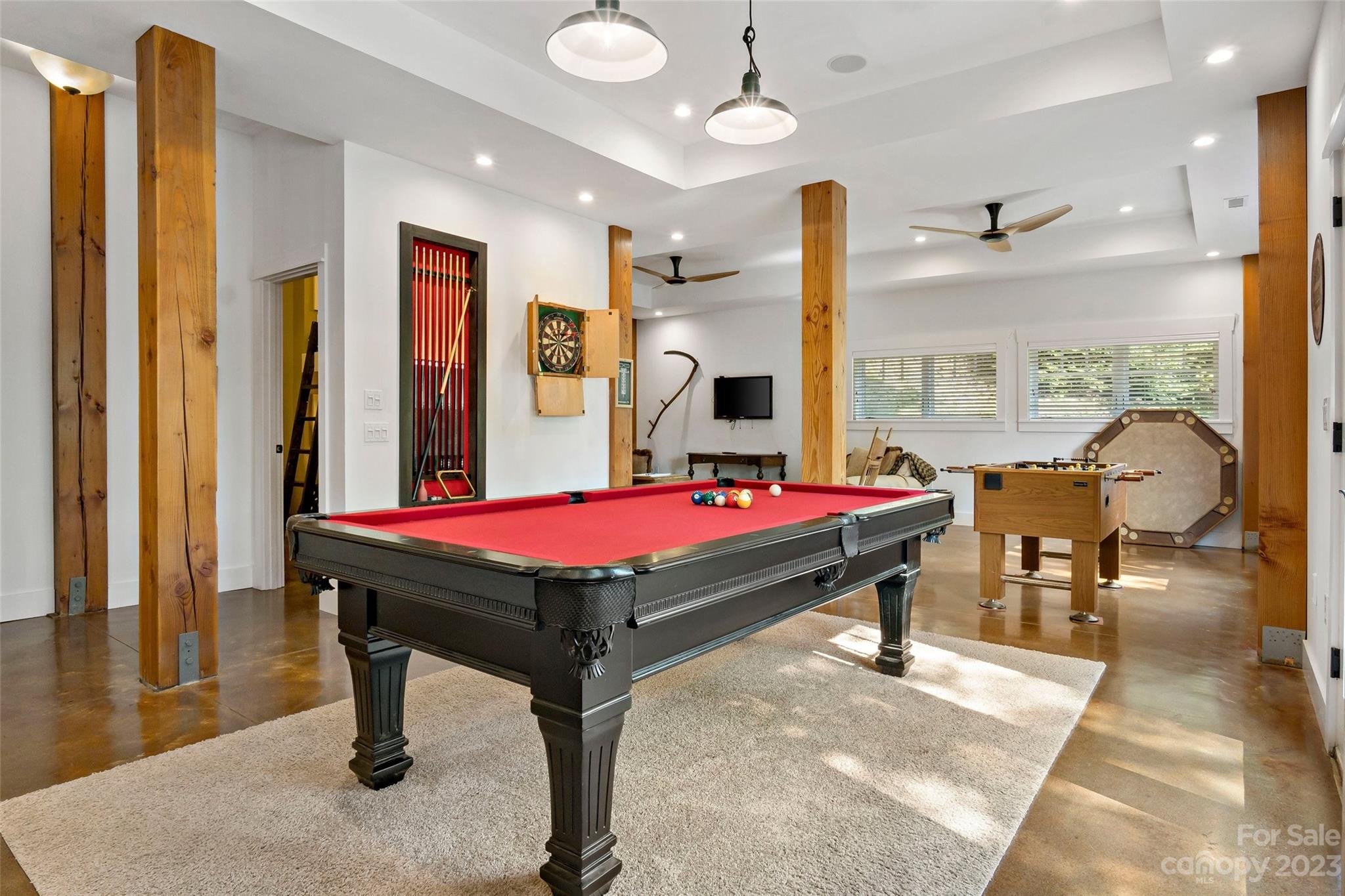 The Settings Of Black Mountain - Residential