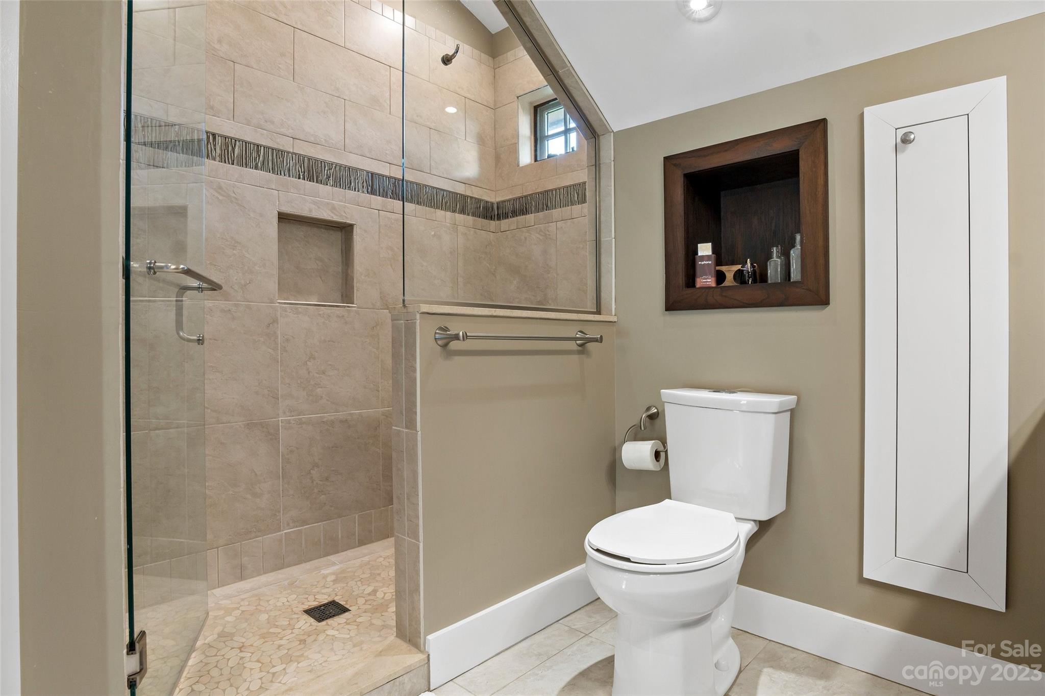 The Settings Of Black Mountain - Residential