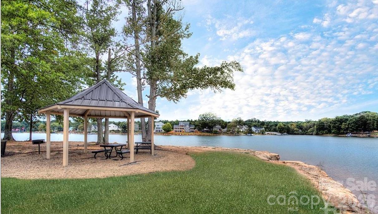 Lakewalk - Residential