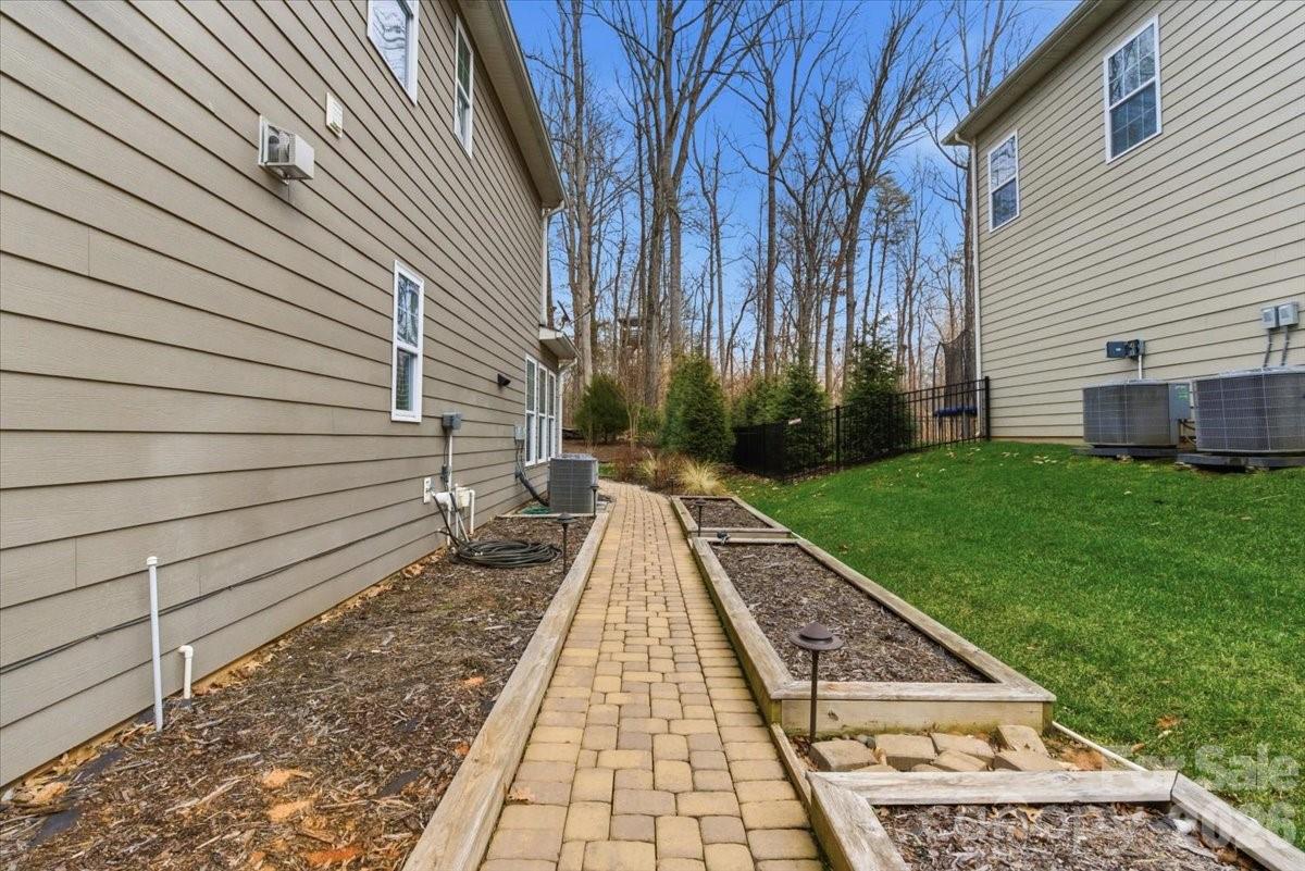 Lakewalk - Residential