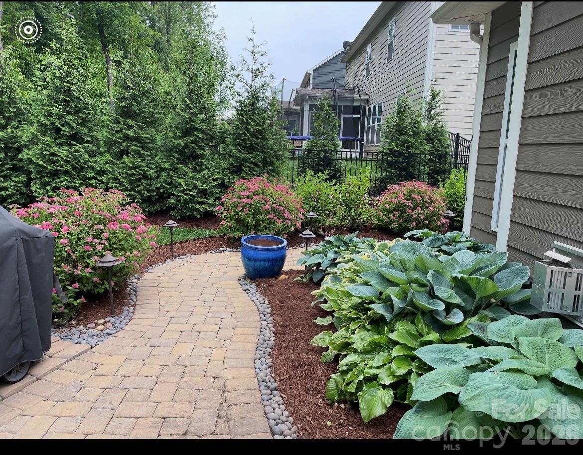 Lakewalk - Residential