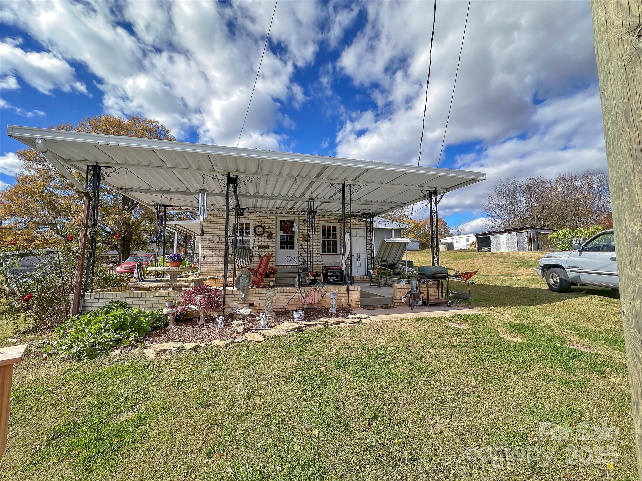 2612 W Dixon Boulevard