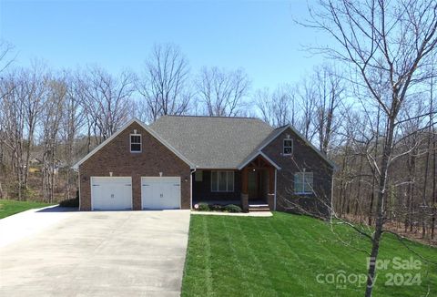 Single Family Residence in Hildebran NC 300 Oak Knoll.jpg