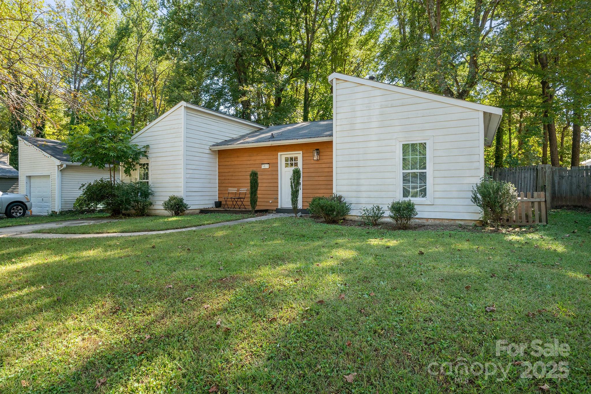 5812 Rock Hollow Drive