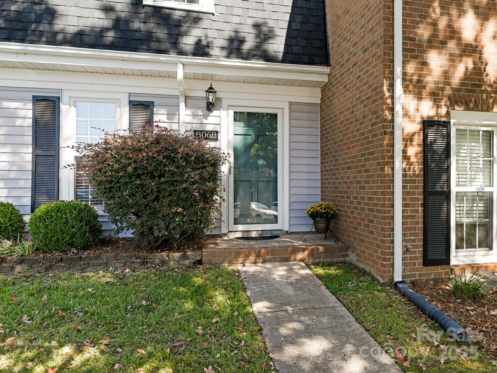8068 Knights Bridge Road
