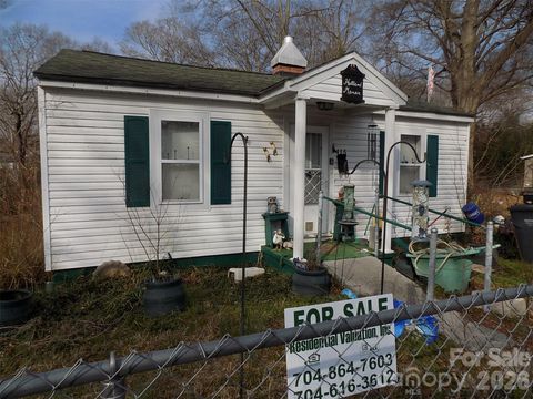 415 S Maple Street S Dallas NC 28034