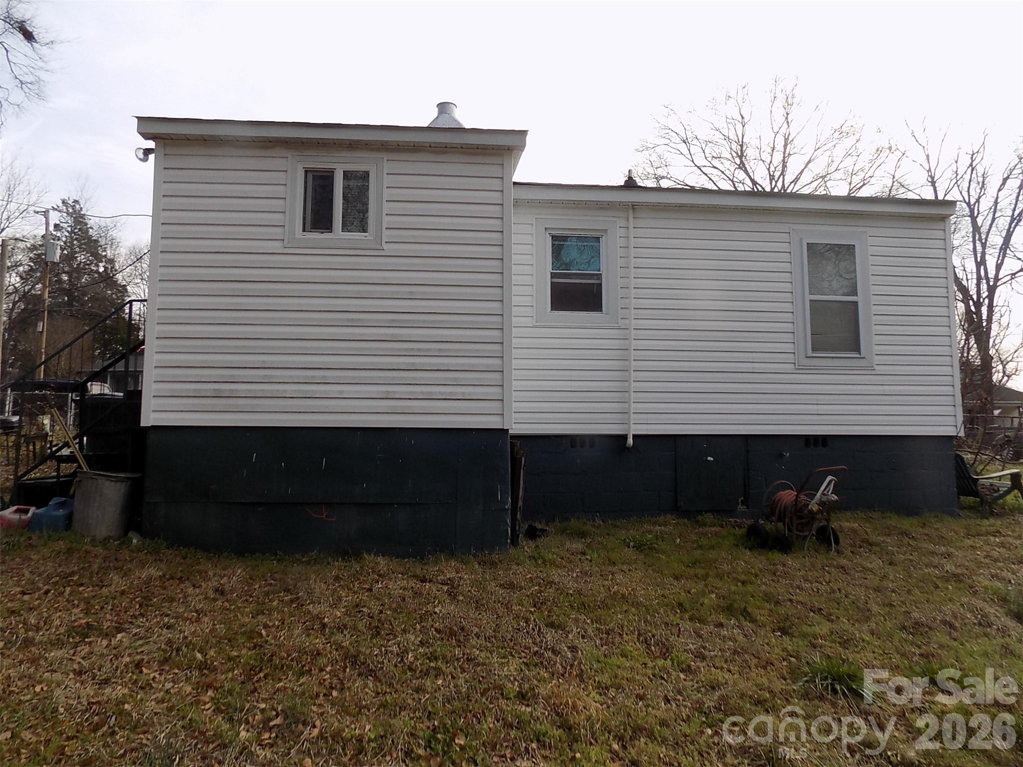 415 S Maple Street S