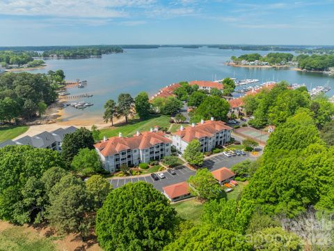 Photo of 17919 Kings Point Drive #C, Cornelius, NC 28031 (MLS # 4372495)