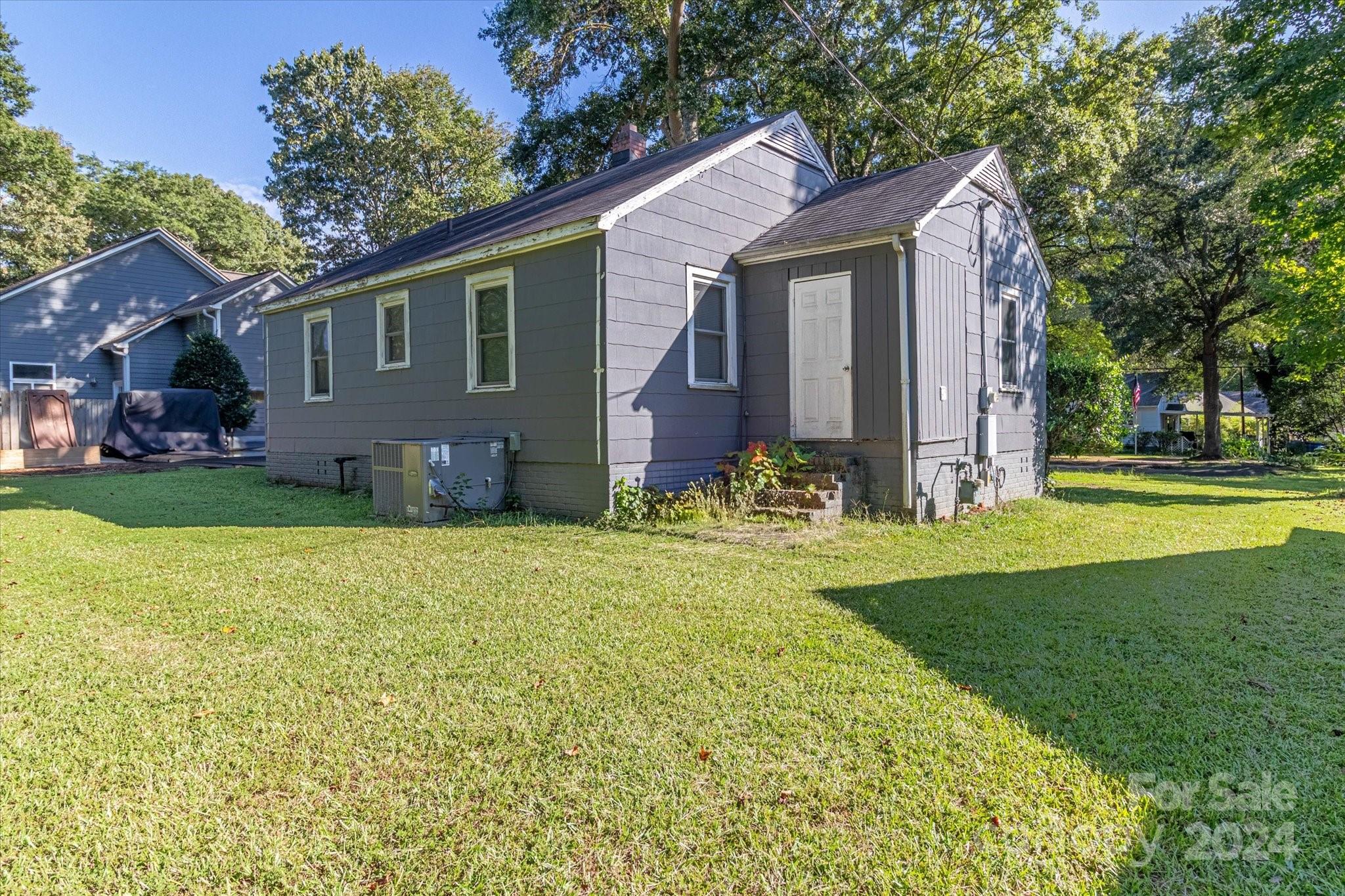 114 Gregg Street W