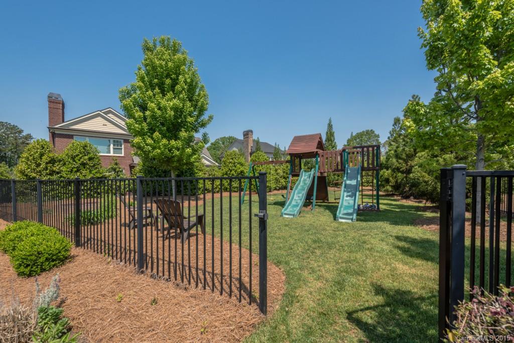 ROBBINS PARK - Residential