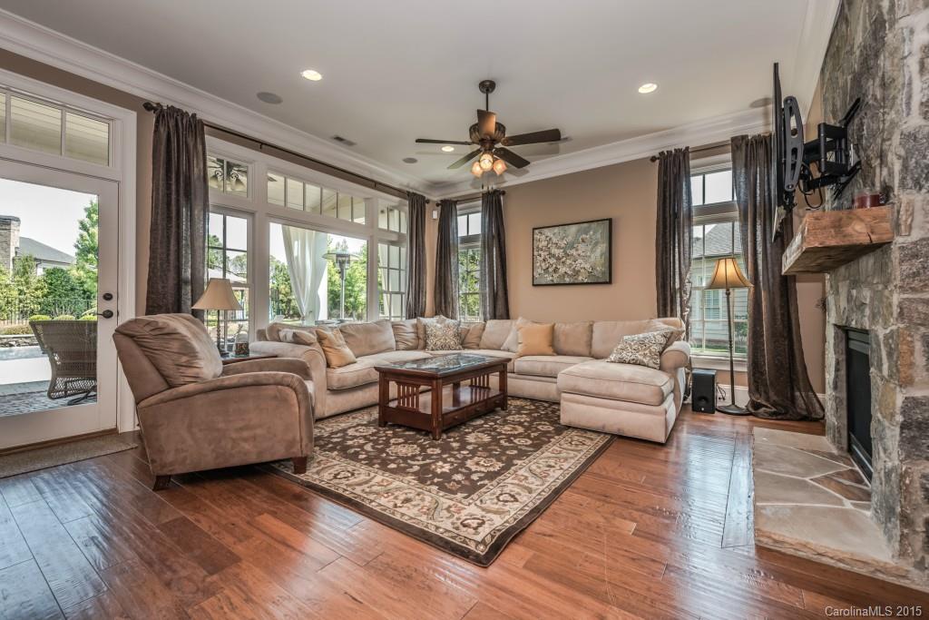 ROBBINS PARK - Residential