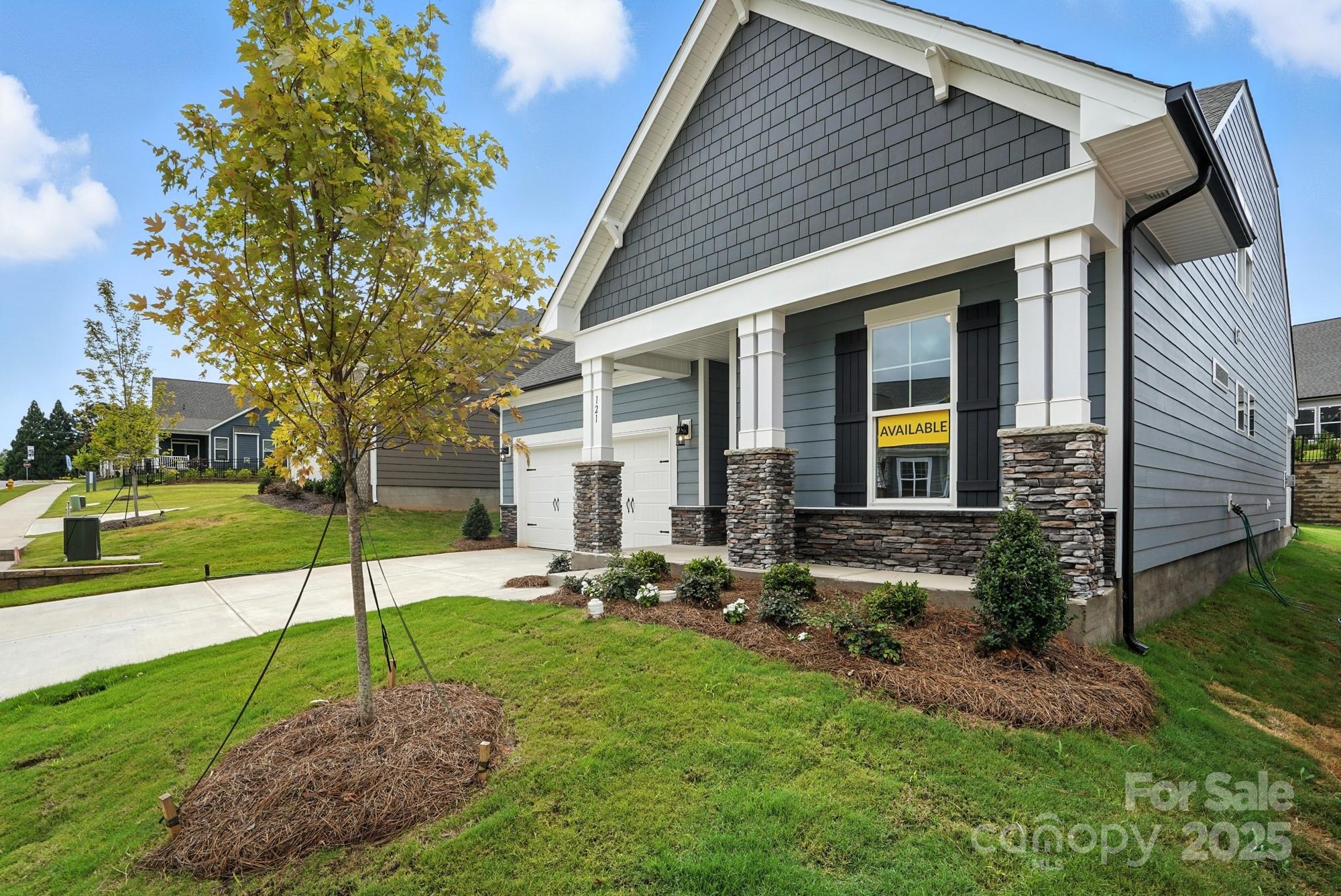 121 N Prestwick Way