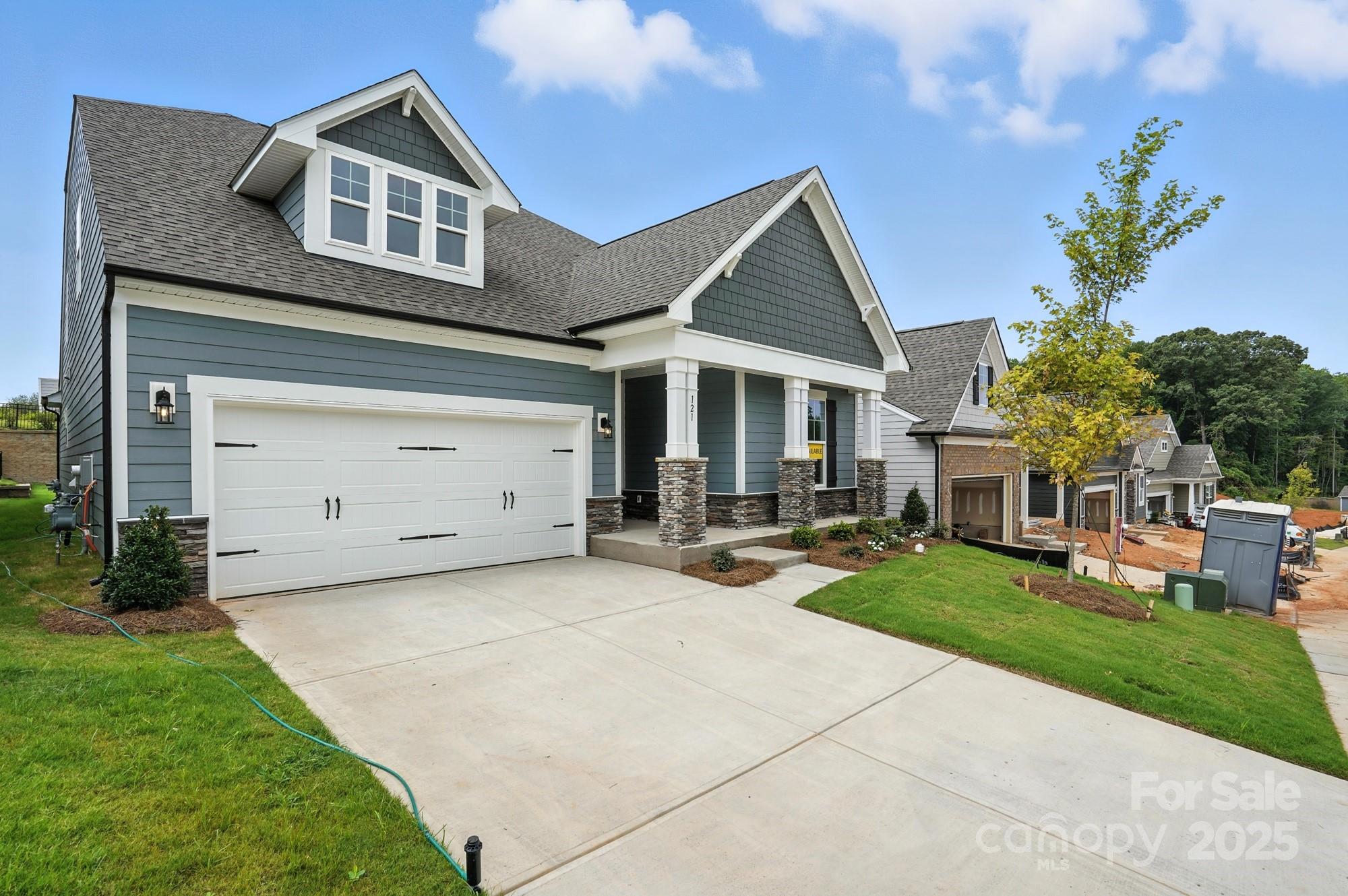 121 N Prestwick Way