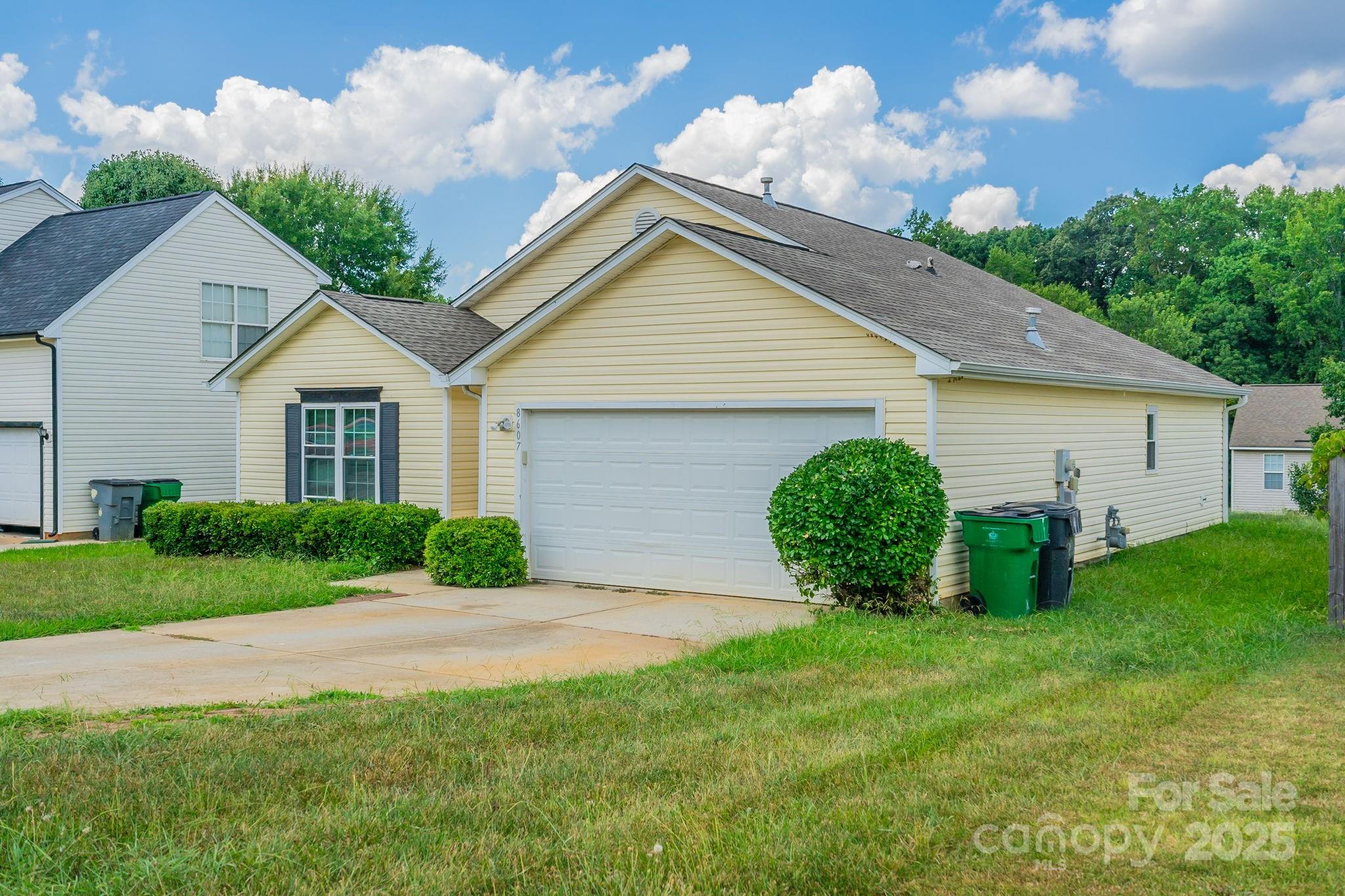 8607 Tweedsmuir Glen Lane