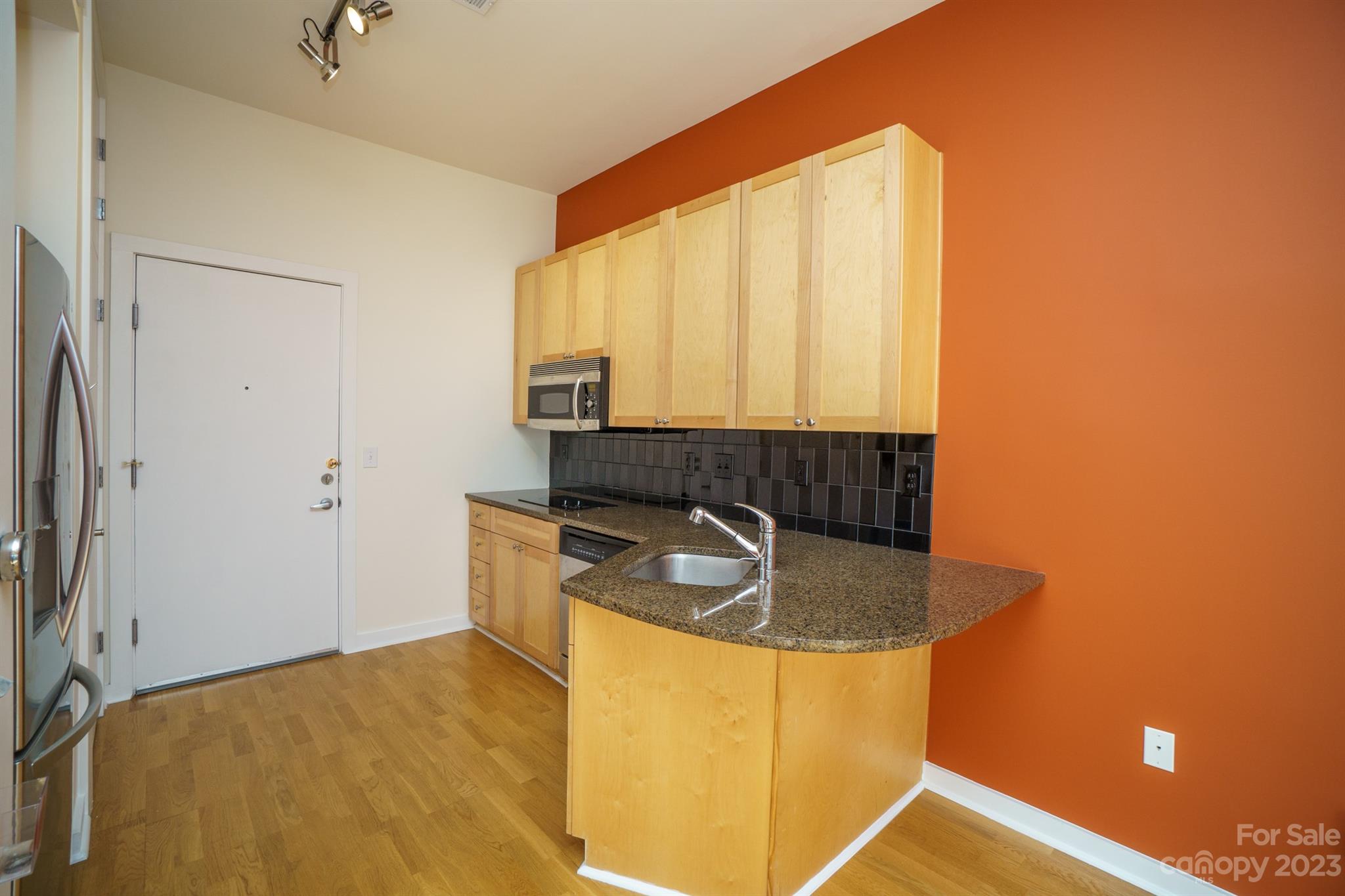 Court 6 - Residential