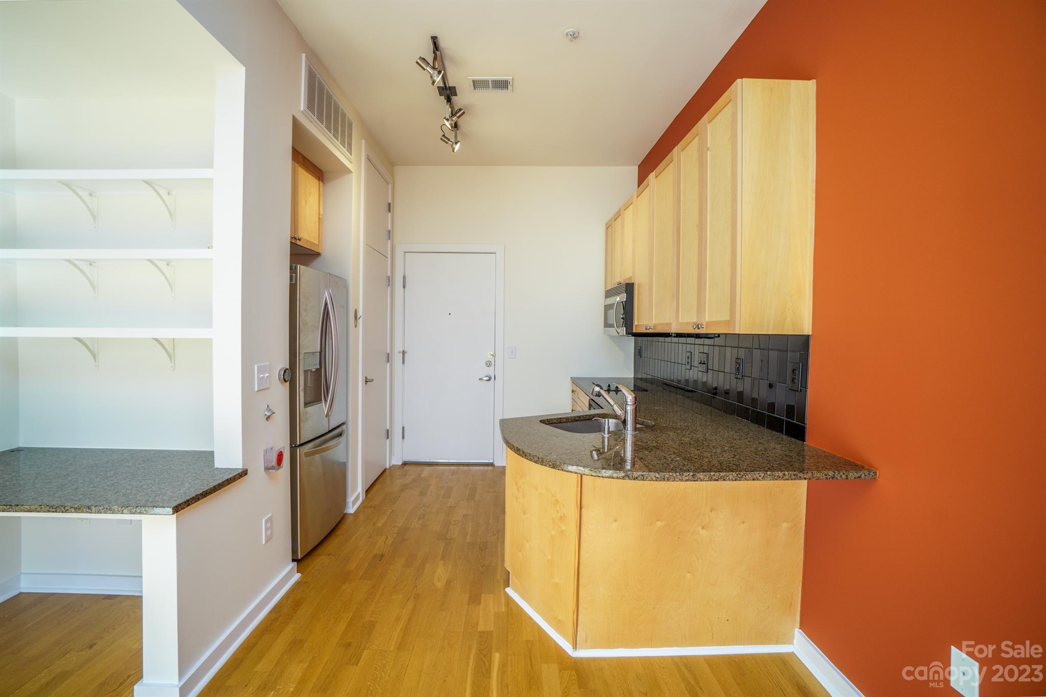 Court 6 - Residential