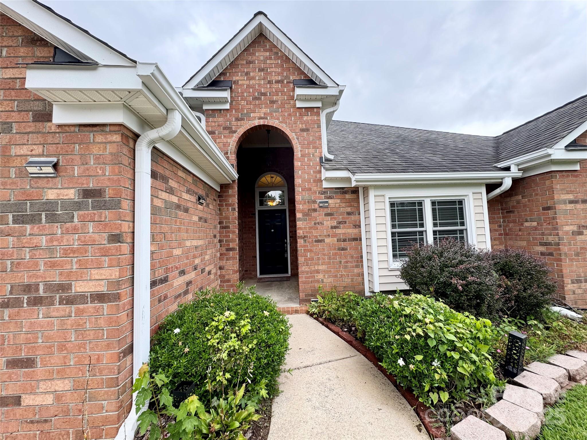 1254 Abbey Ridge Place NW