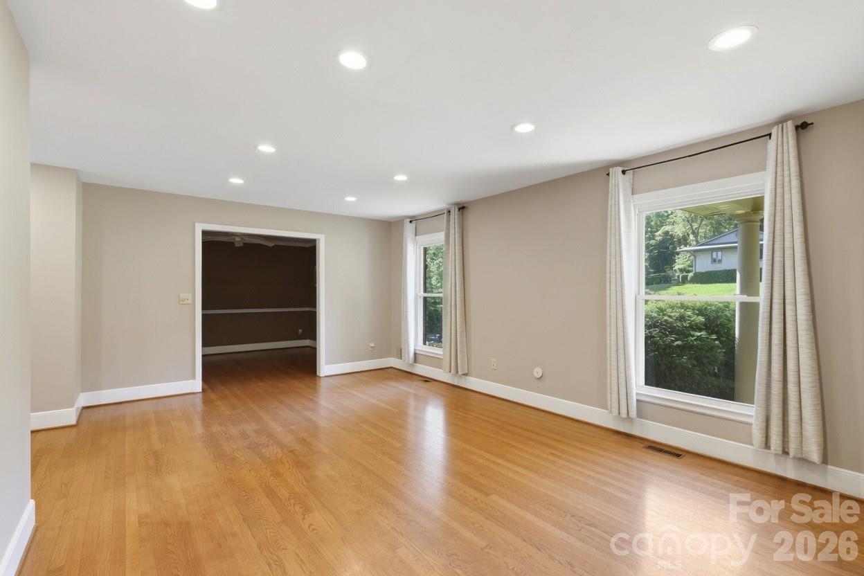 2620 Lynbridge Drive